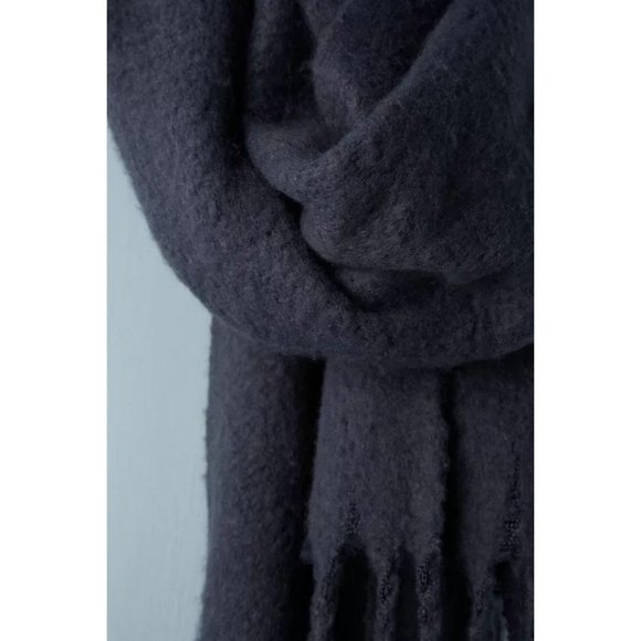 Anthropologie Bonnie Fringed Wrap Scarf - Picture 4 of 4